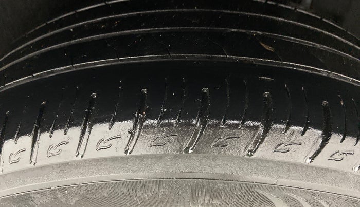 2018 Maruti Vitara Brezza ZDI + AMT, Diesel, Automatic, 58,556 km, Right Rear Tyre Tread