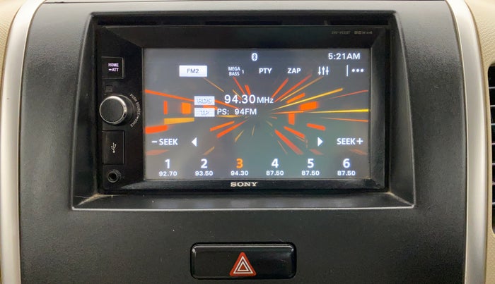 2017 Maruti Wagon R 1.0 LXI, Petrol, Manual, 72,757 km, Infotainment System