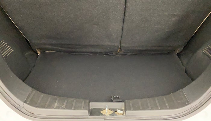 2017 Maruti Wagon R 1.0 LXI, Petrol, Manual, 72,757 km, Boot Inside