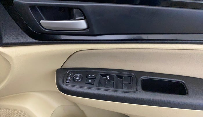 2020 Honda Amaze 1.2L I-VTEC S, Petrol, Manual, 57,465 km, Driver Side Door Panels Control