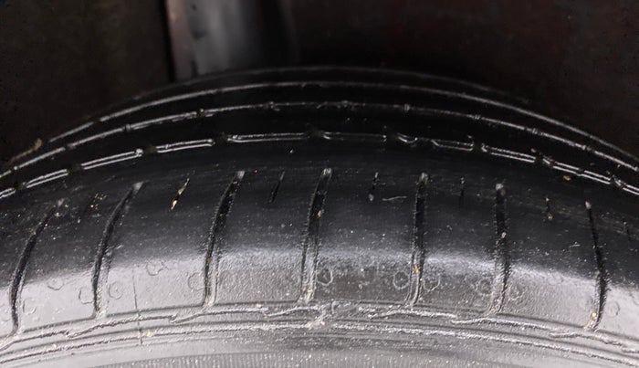 2017 Maruti Baleno ALPHA PETROL 1.2, Petrol, Manual, 80,546 km, Right Rear Tyre Tread