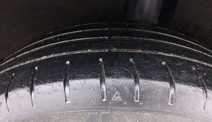 2017 Maruti Baleno ALPHA PETROL 1.2, Petrol, Manual, 80,546 km, Left Rear Tyre Tread