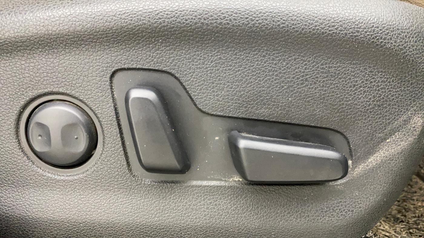 2019 Hyundai Tucson GL (O) 2WD AT PETROL, Petrol, Automatic, 44,960 km, Driver Side Adjustment Panel