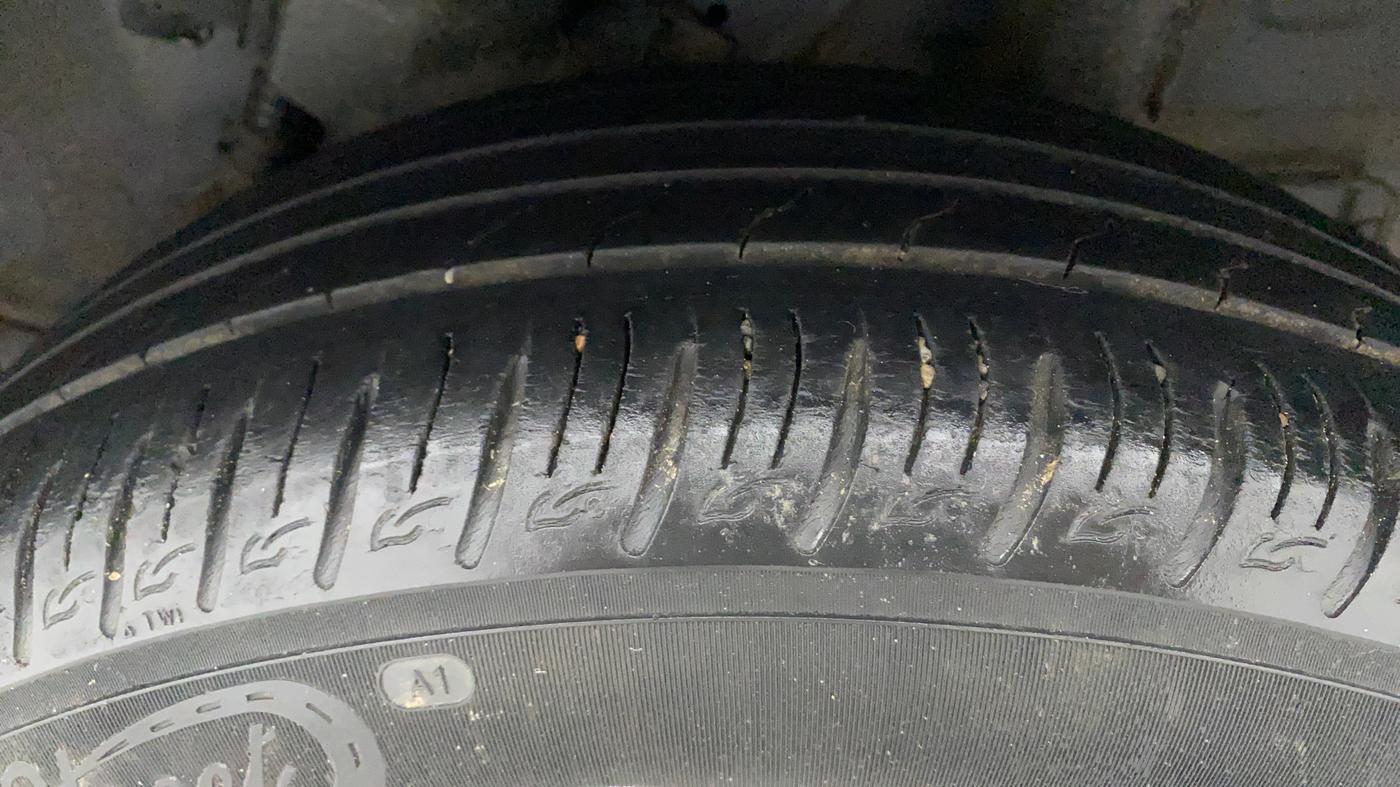 2019 Hyundai VENUE SX 1.0 (O) TURBO, Petrol, Manual, 29,597 km, Left Rear Tyre Tread