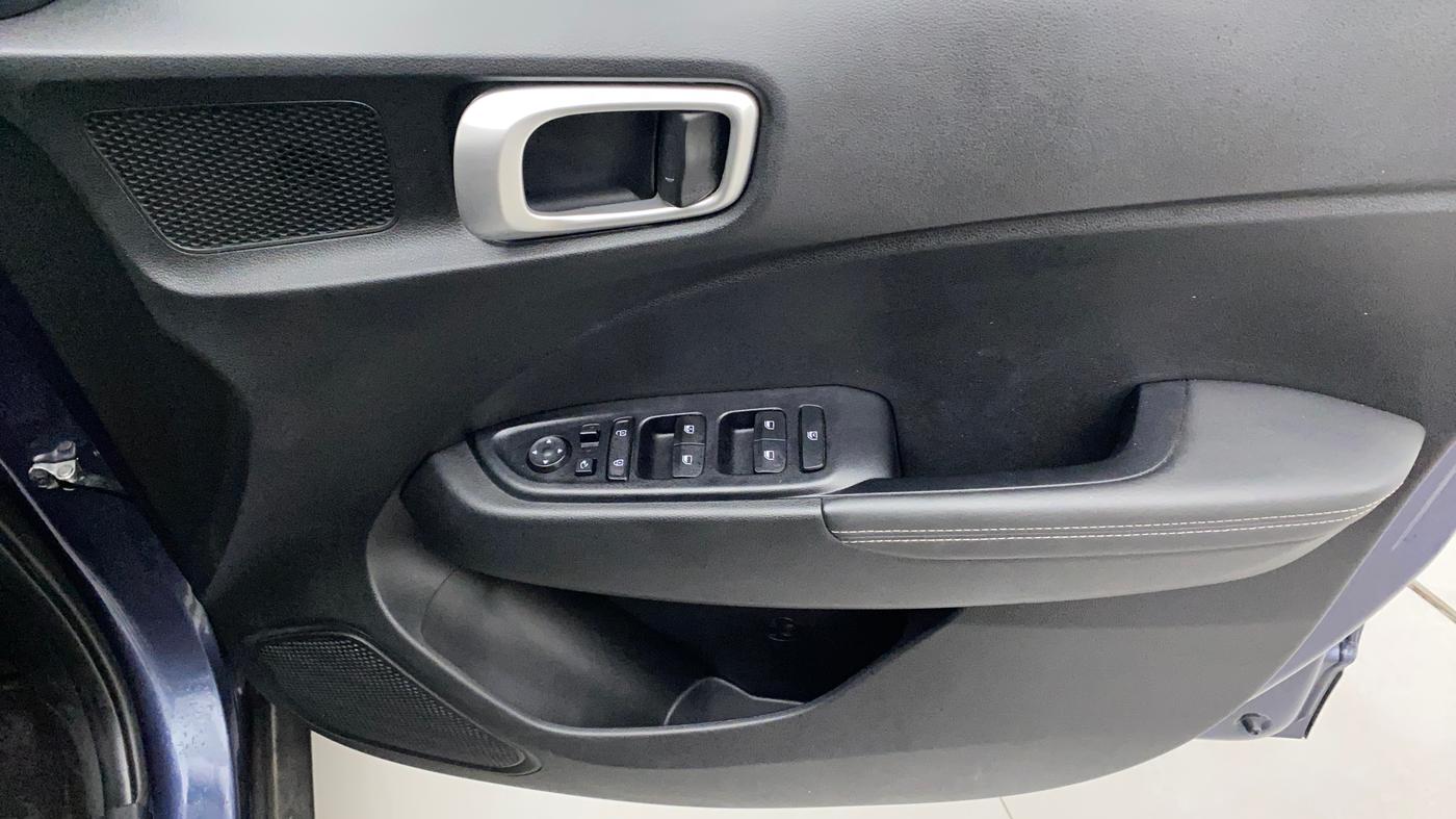 2019 Hyundai VENUE SX 1.0 (O) TURBO, Petrol, Manual, 29,597 km, Driver Side Door Panels Control