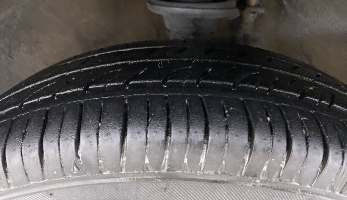 2015 Maruti Alto 800 VXI, Petrol, Manual, 49,801 km, Left Front Tyre Tread