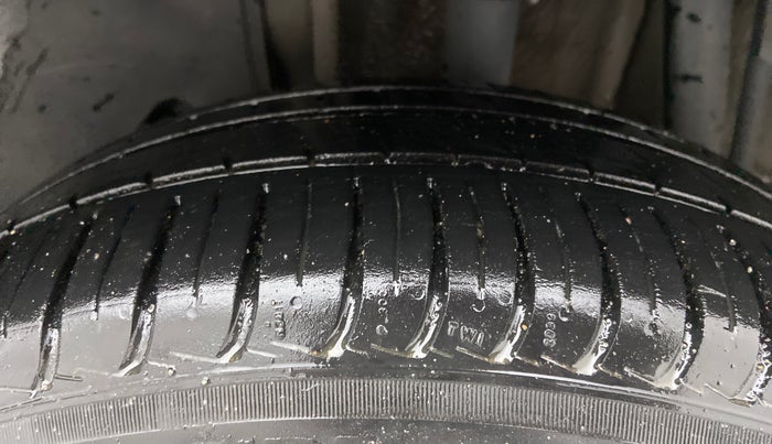 2018 Tata Tiago XZA PETROL, Petrol, Automatic, 88,923 km, Right Front Tyre Tread