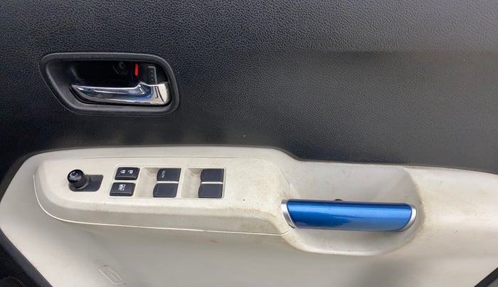 2018 Maruti IGNIS DELTA 1.2, CNG, Manual, 80,757 km, Driver Side Door Panels Control