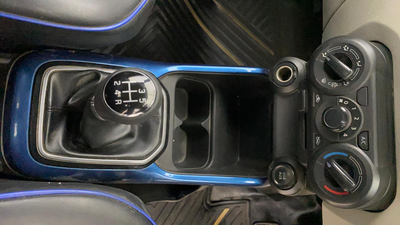 2018 Maruti IGNIS DELTA 1.2, CNG, Manual, 80,804 km, Gear Lever