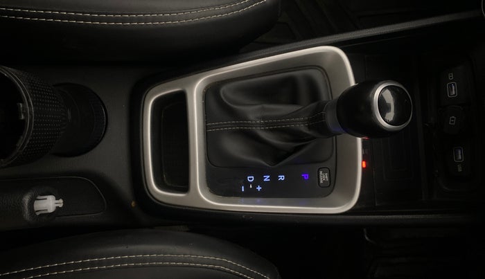 2021 Hyundai VENUE SX PLUS 1.0 TURBO DCT, Petrol, Automatic, 75,584 km, Gear Lever