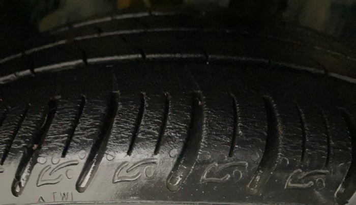 2021 Tata ALTROZ XZ PETROL, Petrol, Manual, 22,585 km, Right Front Tyre Tread