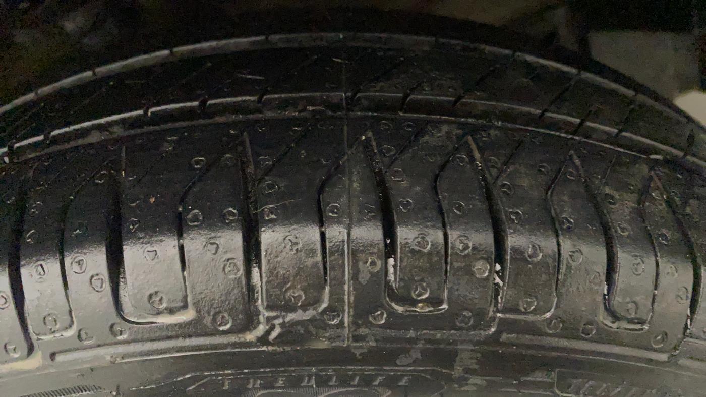 2017 Maruti Wagon R 1.0 VXI, Petrol, Manual, 34,793 km, Left Front Tyre Tread