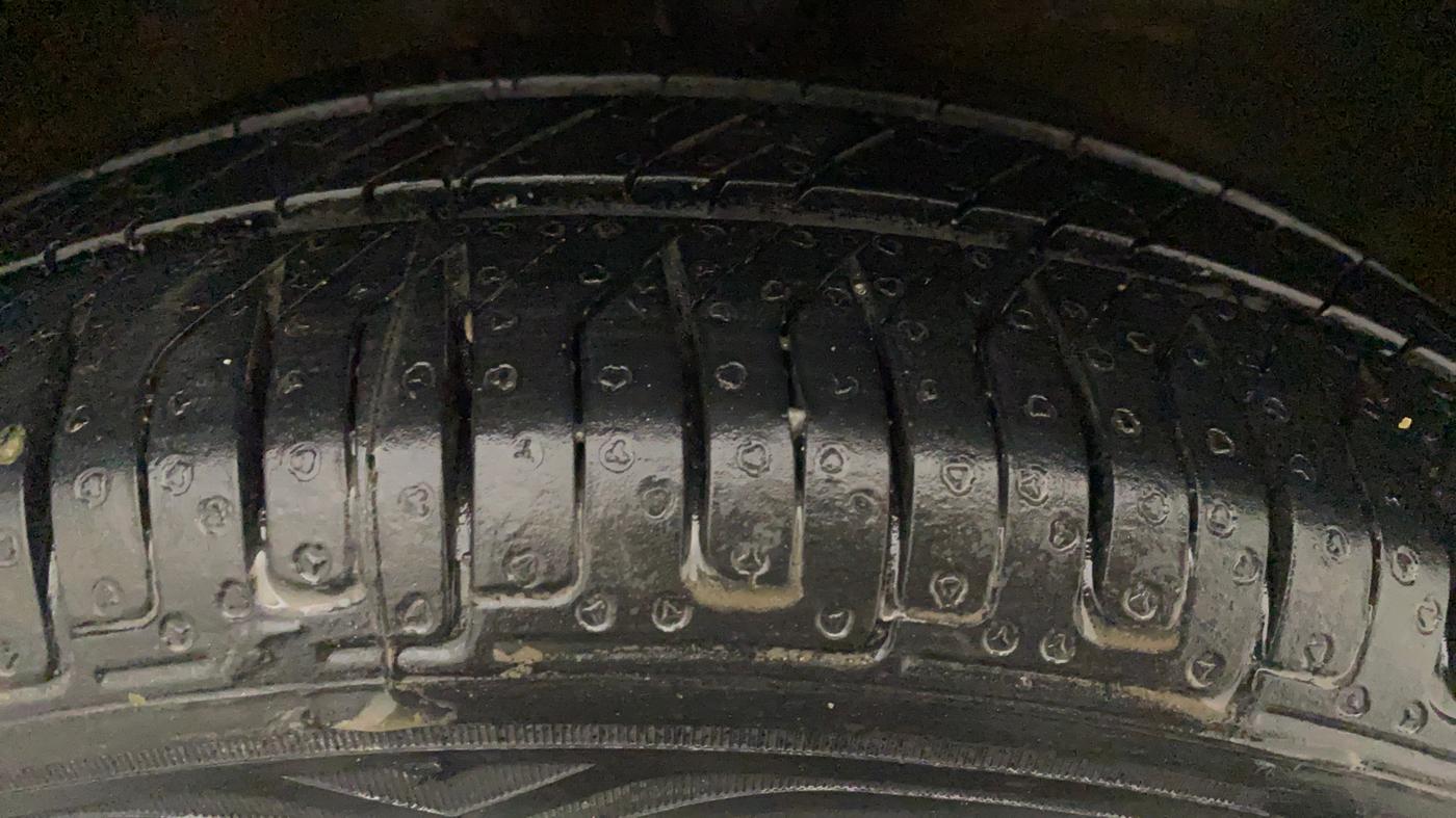 2017 Maruti Wagon R 1.0 VXI, Petrol, Manual, 34,793 km, Left Rear Tyre Tread