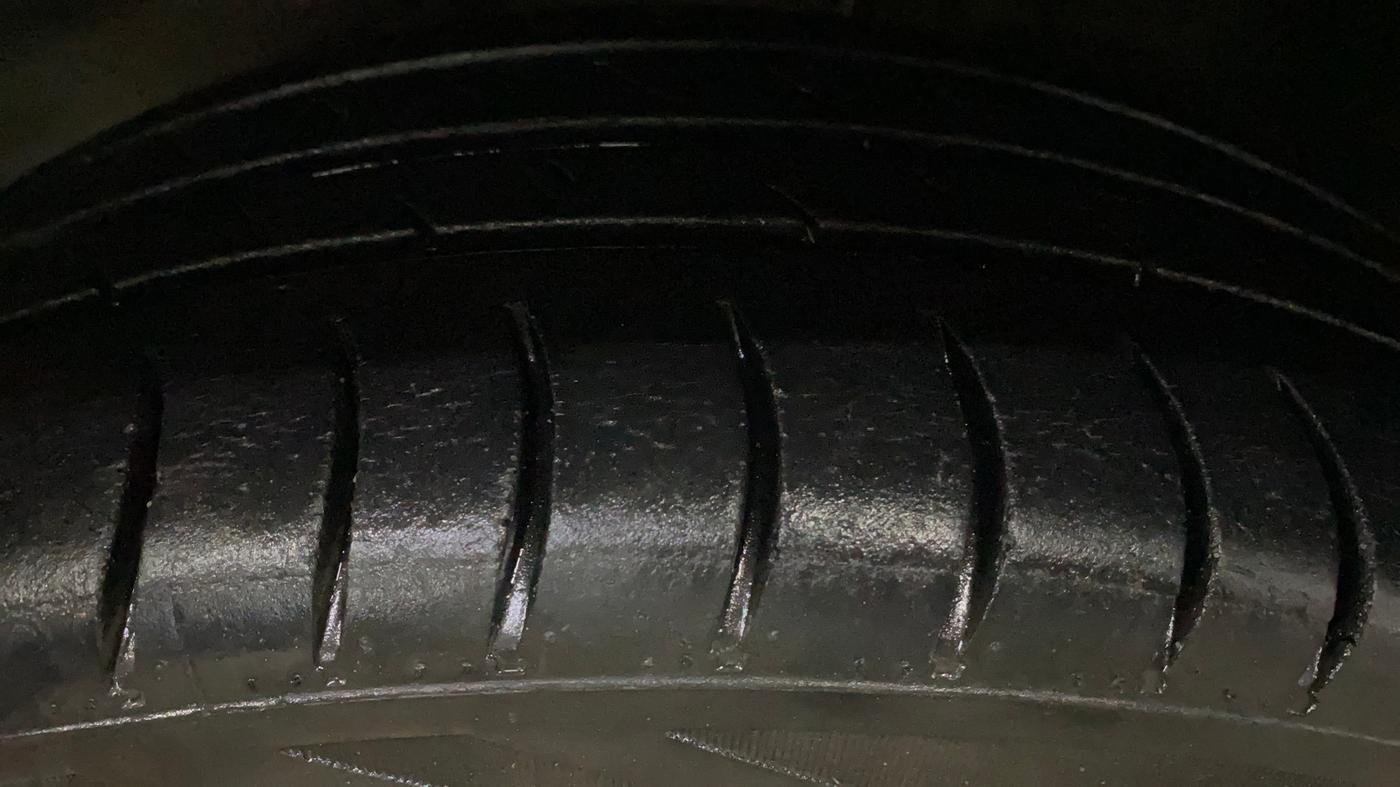 2016 Maruti Alto K10 VXI, Petrol, Manual, 79,054 km, Left Front Tyre Tread