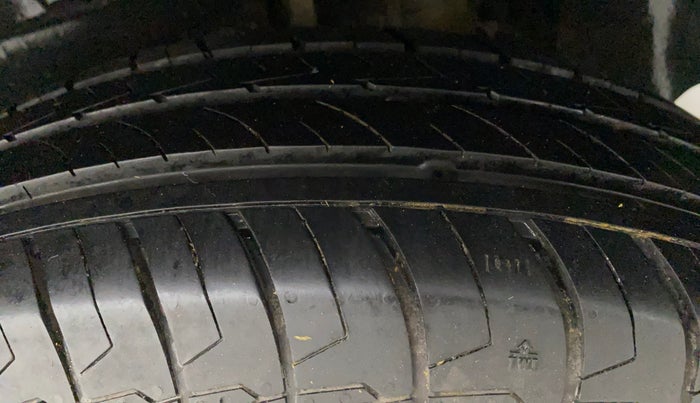 2017 Maruti Dzire VXI, Petrol, Manual, 87,184 km, Left Rear Tyre Tread