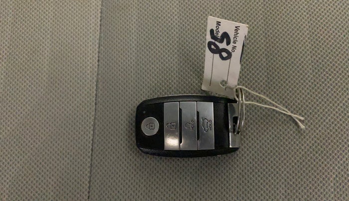 2023 KIA SONET HTX 1.0 TURBO PETROL IMT, Petrol, Manual, 55,983 km, Key Close Up