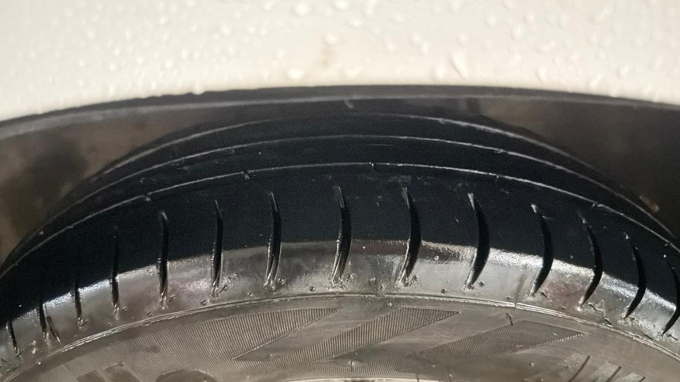 2018 Maruti Alto 800 LXI, Petrol, Manual, 76,151 km, Left Front Tyre Tread