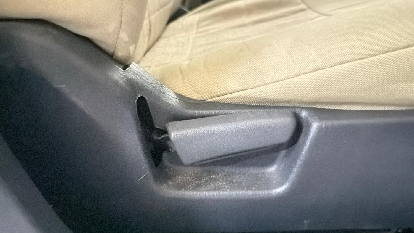 2018 Maruti Alto 800 LXI, Petrol, Manual, 76,151 km, Driver Side Adjustment Panel