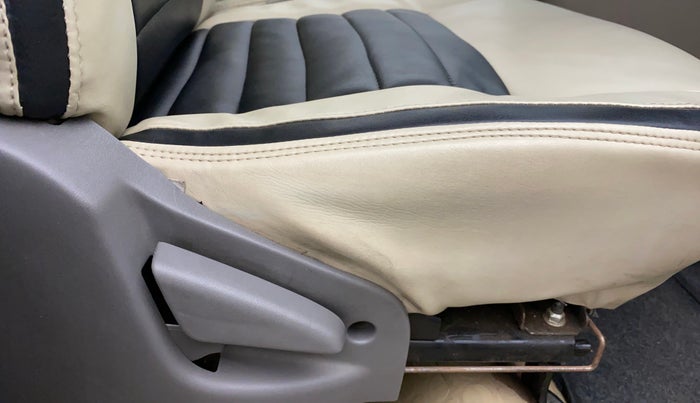 2017 Datsun Go T, Petrol, Manual, 30,774 km, Driver Side Adjustment Panel