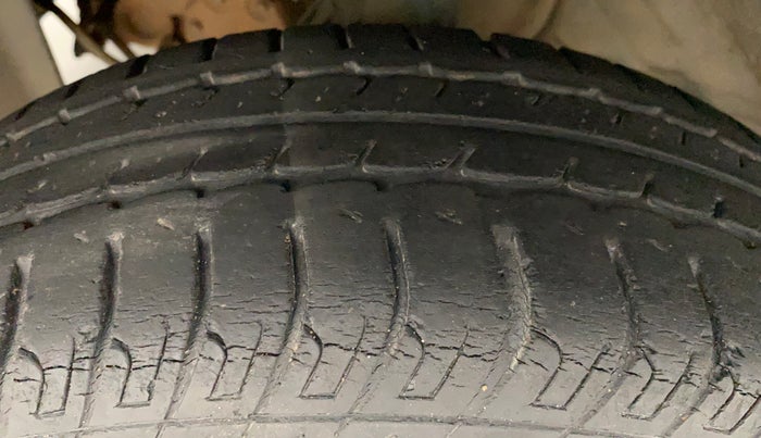 2017 Datsun Go T, Petrol, Manual, 30,774 km, Left Front Tyre Tread