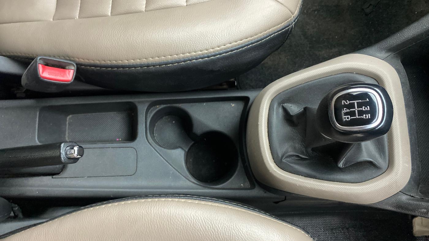 2019 Hyundai Grand i10 ASTA 1.2 KAPPA VTVT, Petrol, Manual, 49,523 km, Gear Lever