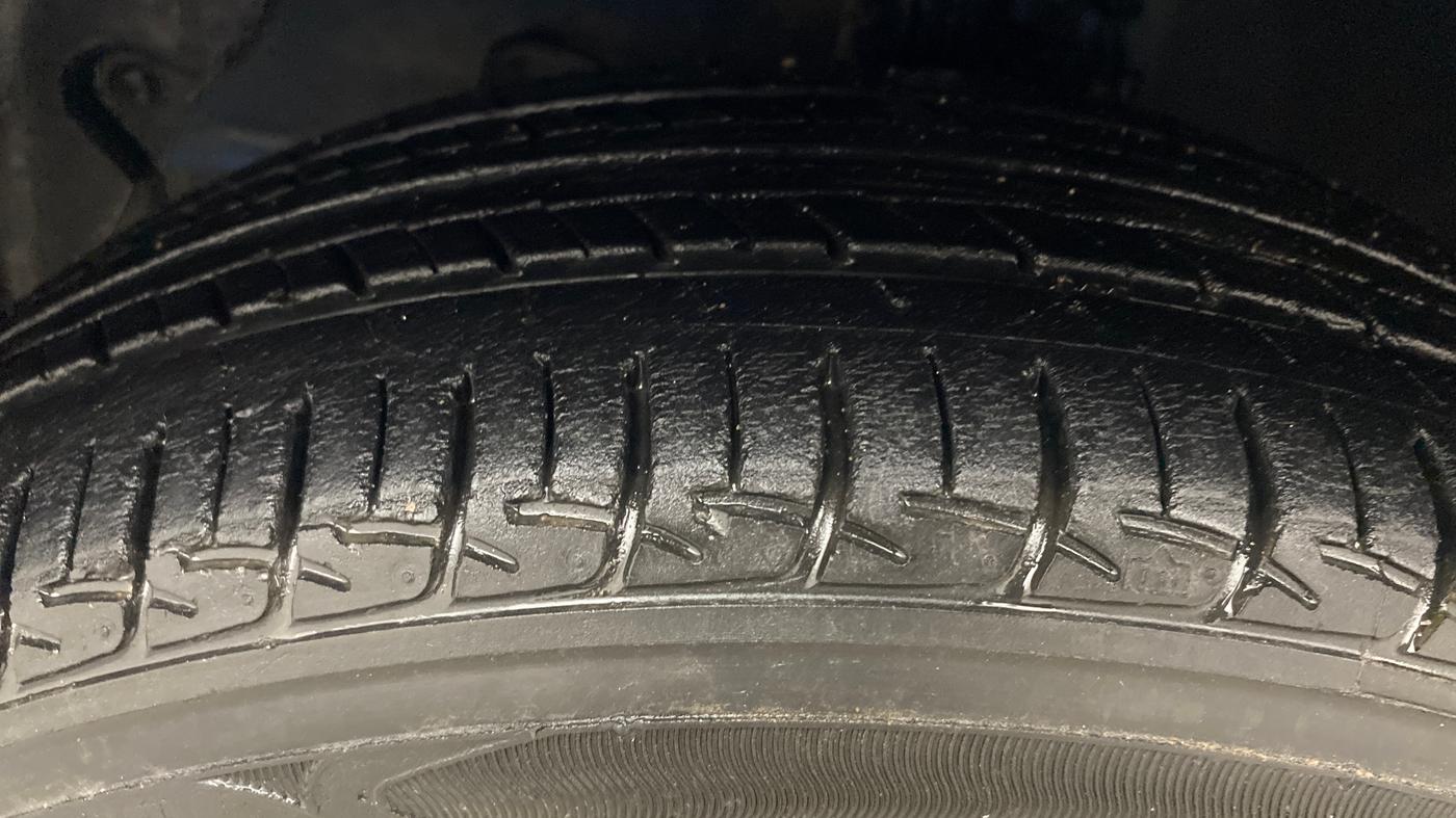 2019 Hyundai Grand i10 ASTA 1.2 KAPPA VTVT, Petrol, Manual, 49,523 km, Left Front Tyre Tread