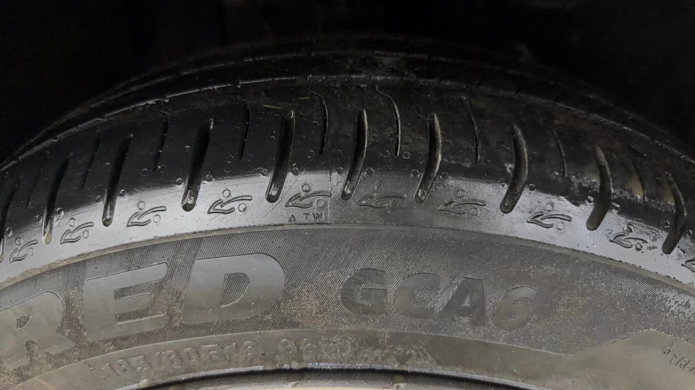 2024 Tata ALTROZ XZ CNG, CNG, Manual, 81,842 km, Right Front Tyre Tread