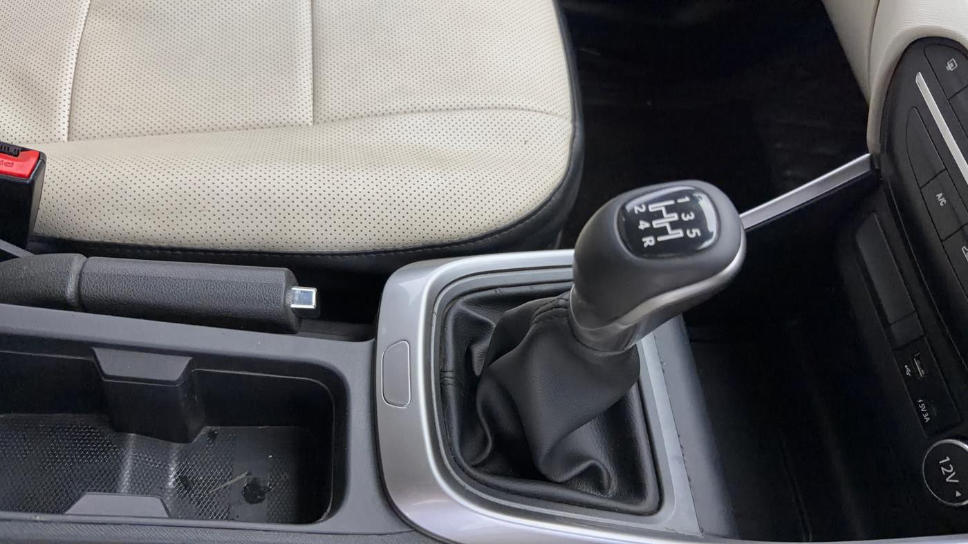 2024 Tata ALTROZ XZ CNG, CNG, Manual, 81,842 km, Gear Lever