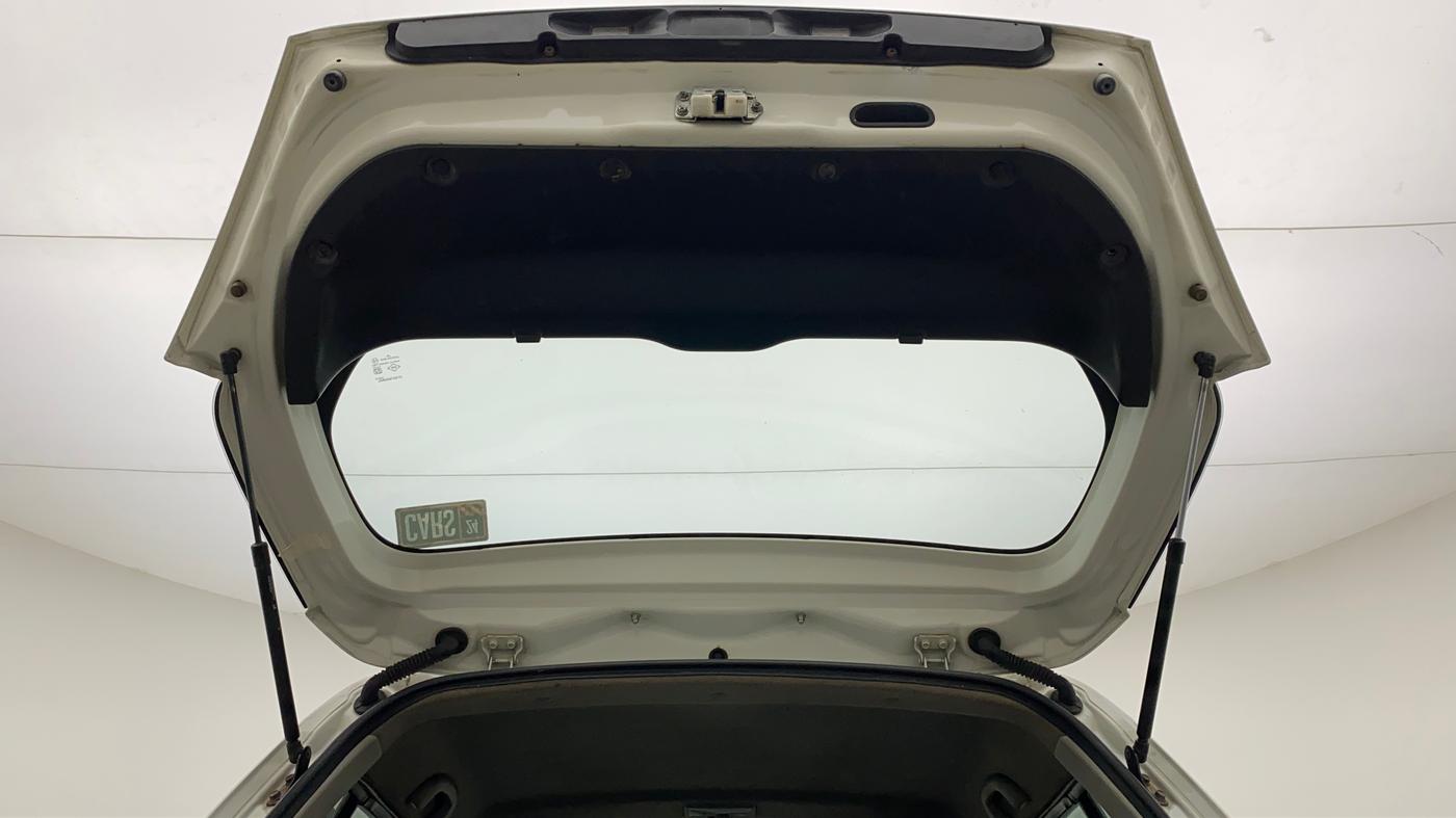 2015 Maruti Swift VXI, CNG, Manual, 97,377 km, Boot Door Open