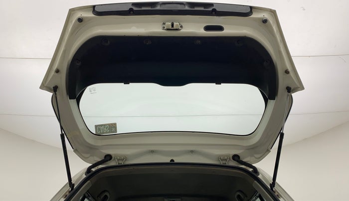 2015 Maruti Swift VXI, CNG, Manual, 97,377 km, Boot Door Open