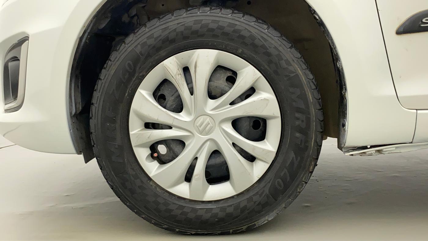 2015 Maruti Swift VXI, CNG, Manual, 97,377 km, Left Front Wheel