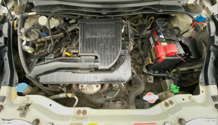 2015 Maruti Swift VXI, CNG, Manual, 97,377 km, Open Bonet
