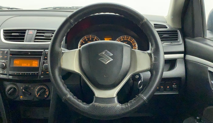 2015 Maruti Swift VXI, CNG, Manual, 97,377 km, Steering Wheel Close Up