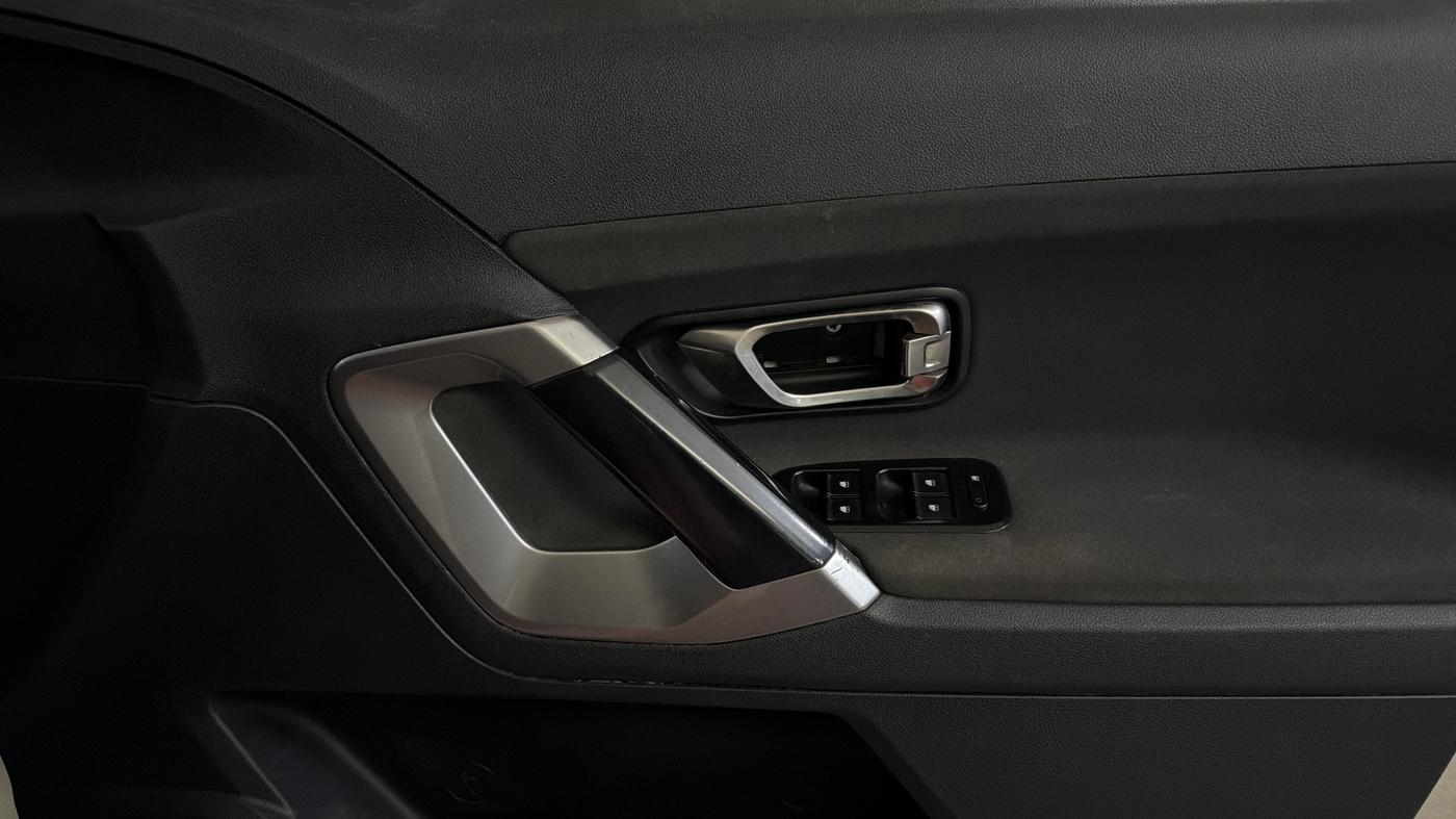 2023 Tata Harrier XT 2.0L KRYOTEC, Diesel, Manual, 81,434 km, Driver Side Door Panels Control