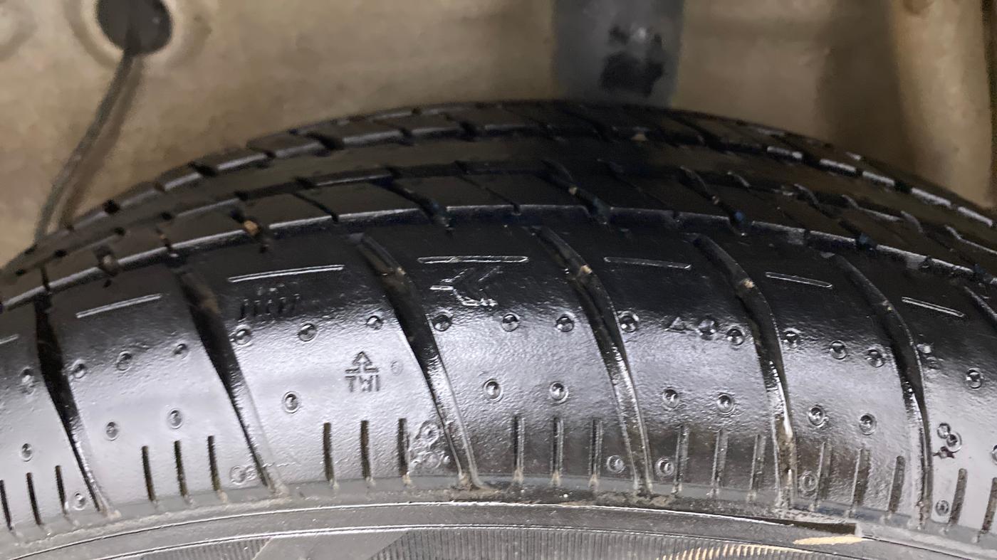 2019 Maruti Celerio VXI (O) CNG, CNG, Manual, 53,268 km, Left Rear Tyre Tread