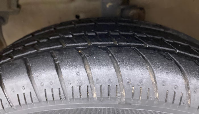 2019 Maruti Celerio VXI (O) CNG, CNG, Manual, 53,268 km, Left Front Tyre Tread