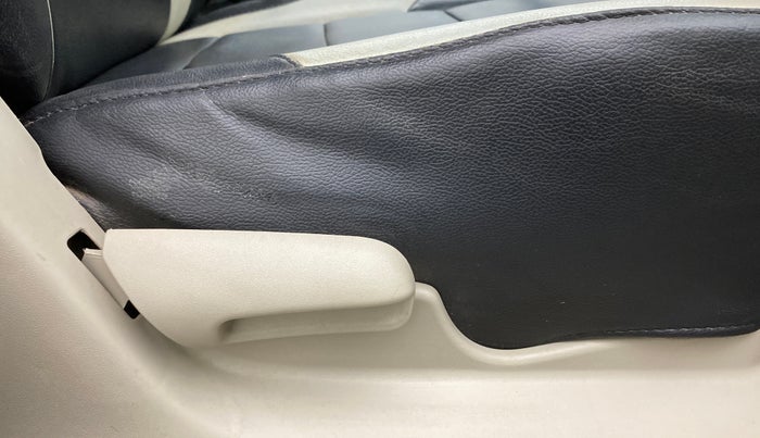 2019 Maruti Celerio VXI (O) CNG, CNG, Manual, 53,268 km, Driver Side Adjustment Panel