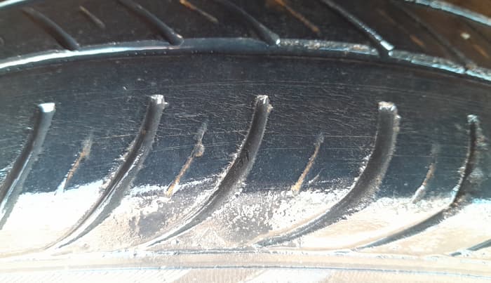 2013 Maruti Alto K10 VXI, Petrol, Manual, 94,320 km, Left Front Tyre Tread