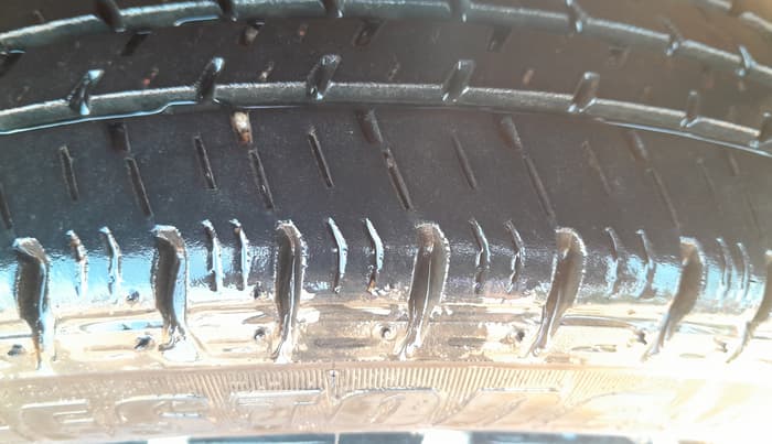 2013 Maruti Alto K10 VXI, Petrol, Manual, 94,320 km, Left Rear Tyre Tread