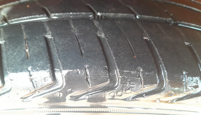 2013 Maruti Alto K10 VXI, Petrol, Manual, 94,320 km, Right Front Tyre Tread