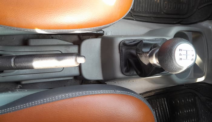 2013 Maruti Alto K10 VXI, Petrol, Manual, 94,320 km, Gear Lever