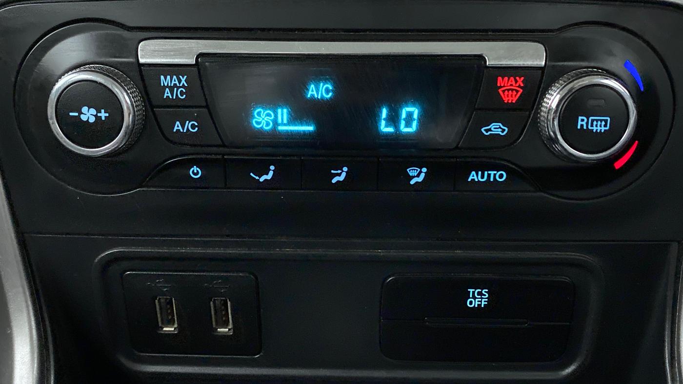 2019 Ford Ecosport TITANIUM + 1.5L DIESEL, Diesel, Manual, 1,08,632 km, Automatic Climate Control