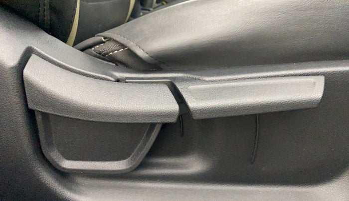 2020 Hyundai NEW I20 SPORTZ 1.2 MT, Petrol, Manual, 4,178 km, Driver Side Adjustment Panel