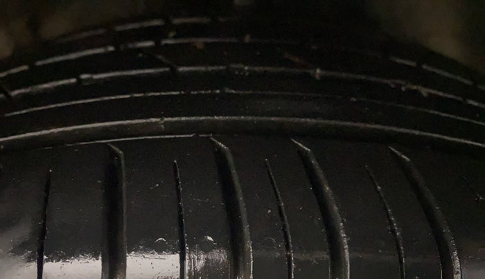 2020 Hyundai NEW I20 SPORTZ 1.2 MT, Petrol, Manual, 4,178 km, Right Front Tyre Tread