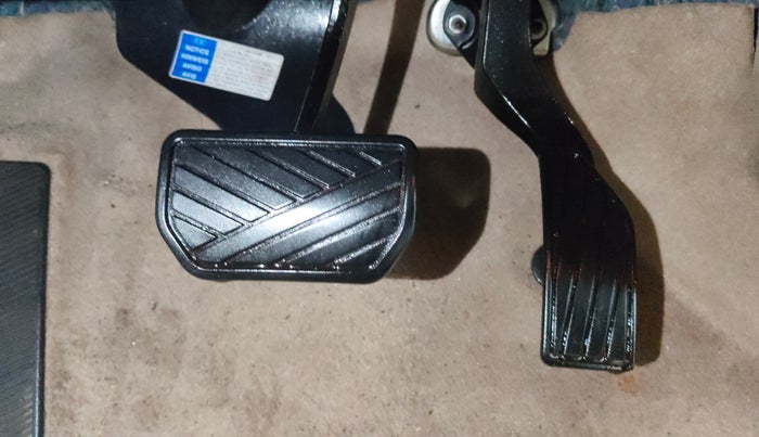 2019 Maruti Ciaz ALPHA  AT 1.5 SHVS PETROL, Petrol, Automatic, 94,150 km, Pedals