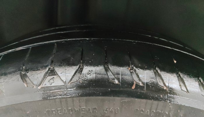 2019 Maruti Ciaz ALPHA  AT 1.5 SHVS PETROL, Petrol, Automatic, 94,150 km, Right Rear Tyre Tread