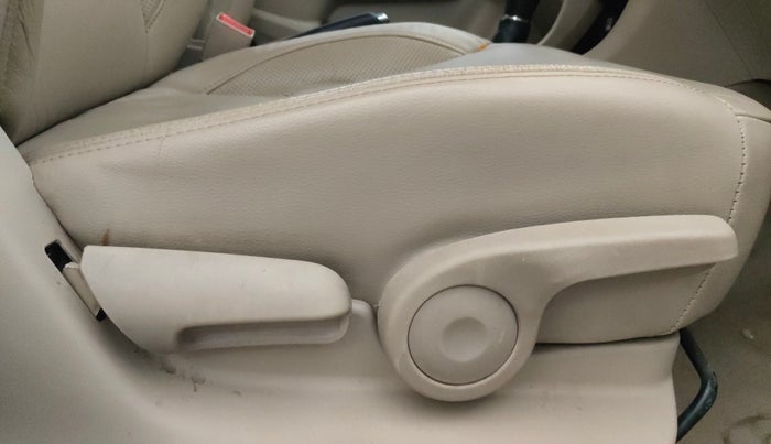 2019 Maruti Ciaz ALPHA  AT 1.5 SHVS PETROL, Petrol, Automatic, 94,150 km, Driver Side Adjustment Panel