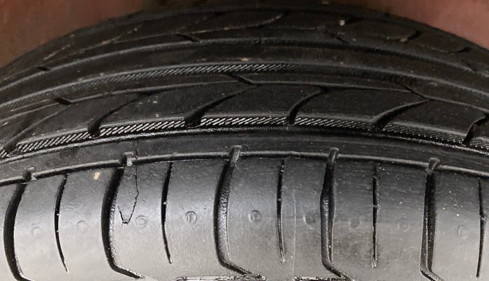 2011 Maruti Alto K10 VXI P, Petrol, Manual, Right Front Tyre Tread