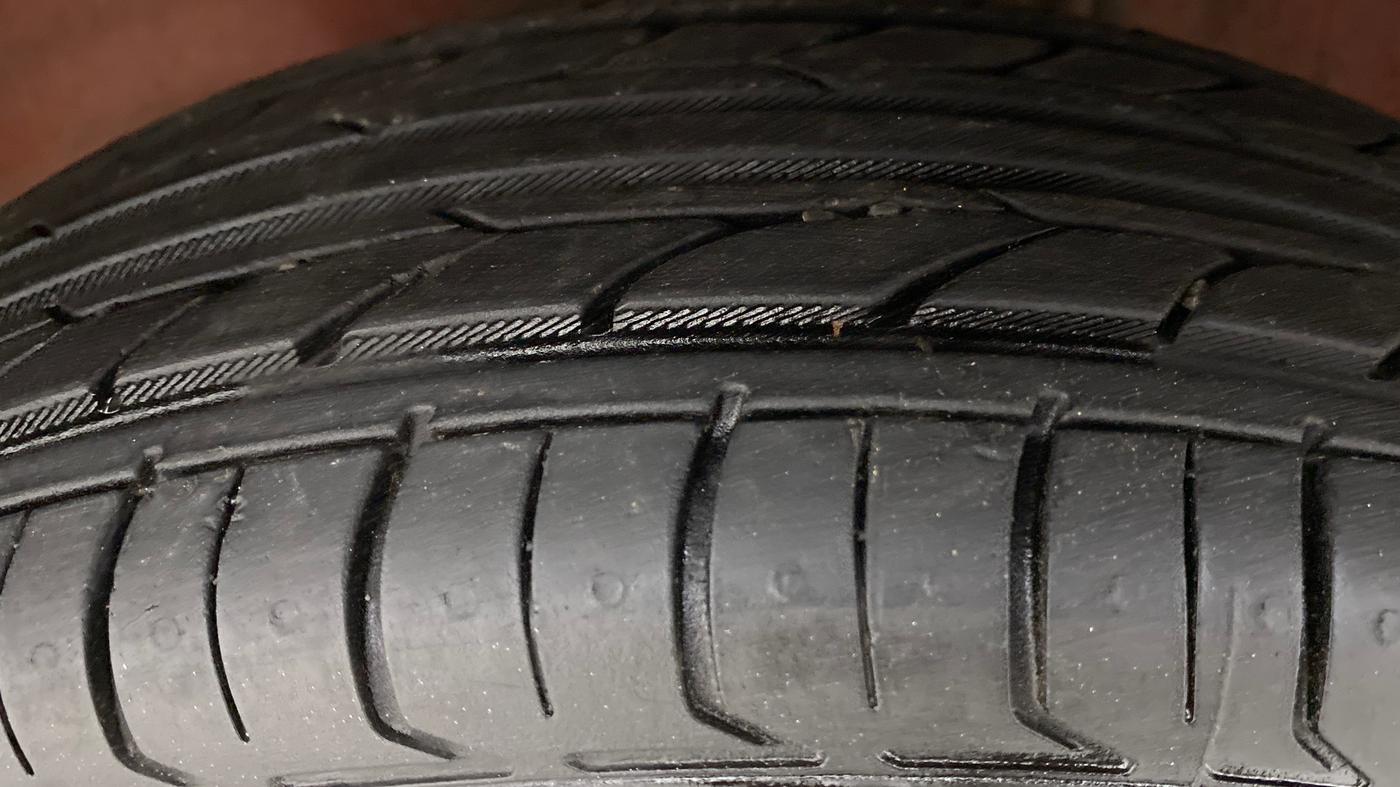 2011 Maruti Alto K10 VXI P, Petrol, Manual, Left Front Tyre Tread
