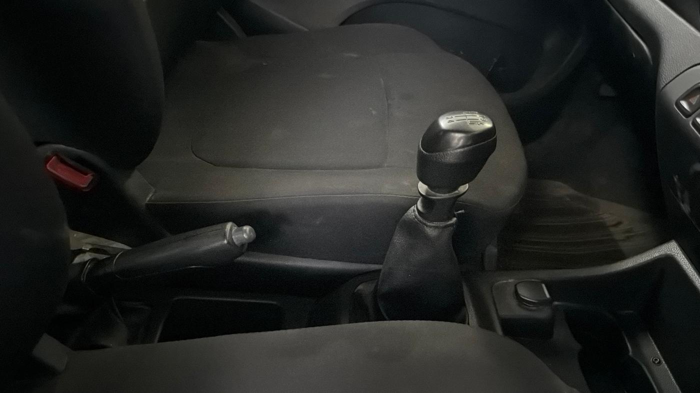2017 Renault Kwid RXT 0.8, Petrol, Manual, 36,563 km, Gear Lever